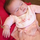 Cómo colocar a la bebé en la cuna sin que se despierte