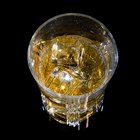 ¿Cuáles son las diferencias entre whisky, escocés, ron y brandy?