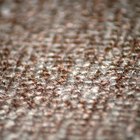 Cómo utilizar el bicarbonato de sodio para matar pulgas en la alfombra