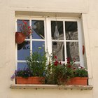 Como remover janelas de alumínio da parede de uma casa