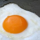 Como remover ovo frito de uma frigideira de aço inox Revere