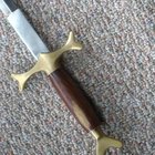 Como limpar e polir espadas de aço inoxidável
