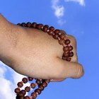 Cómo rezar el rosario de la Divina Misericordia