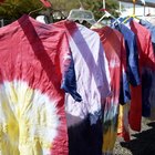 Como lavar camisetas tingidas com a técnica tie dye