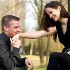 Cómo besar la mano de una mujer