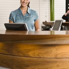 ¿Cuáles son buenas preguntas para hacer en una entrevista a una recepcionista para un salón de belleza?