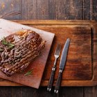 Steak rib-eye garnisheda with vegetables