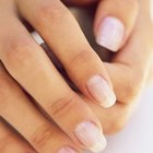 Cómo reparar las uñas naturales dañadas por uñas de acrílico