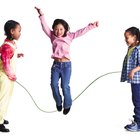 Juegos para ayudar a que los niños alcancen los hitos motrices