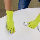 El uso de ácido oxálico para limpiar una bañera de fibra de vidrio