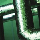 ¿Qué produce la condensación en las tuberías aisladas de un climatizador?