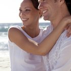 Si me están demandando, ¿Puedo transferir mis bienes a mi esposa?