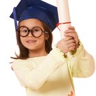 Como fazer uma beca de formatura infantil