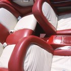 Cómo quitar las manchas viejas de sangre de los asientos de materiales ligeros de un automóvil