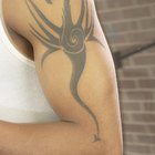 Cómo oscurecer tatuajes descoloridos