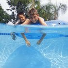 Maneiras baratas para aquecer água em uma piscina inflável