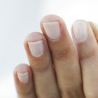Cómo hacer que el esmalte en las puntas de las uñas dure más tiempo