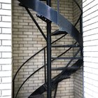 Cómo hacer segura una escalera en espiral para bebés