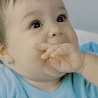 ¿Cuándo puedes hacerle perforar las orejas a tu bebé?
