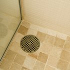 Los desagües de la cocina y el baño están conectados y causan una obstrucción en el baño
