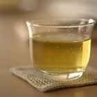 Cómo usar té verde como un champú alternativo para limpiar el cabello
