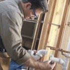 Como instalar canos de PVC em um encanamento antigo de chumbo