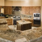 Cómo limpiar con seguridad los gabinetes de madera de la cocina