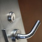 Cómo eliminar los rayones de las puertas de acero inoxidable