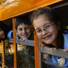 Aprenda a fazer um bolo de aniversário em formato de ônibus escolar