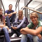 Cómo hacerse popular en la secundaria rápidamente