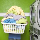 Cómo lavar y secar la ropa para que no pierda su color