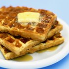 ¿Cómo evitar que los waffles se peguen en la wafflera?