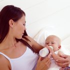 Cómo alimentar a un bebé con leche de fórmula