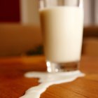 Cómo deshacerse de los olores causados ​​por la leche en mal estado