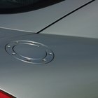 Cómo usar masilla para reparar bollos en vehículos