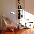 Cómo ocultar los agujeros en la pared dejados por cuadros y fotografías sin pintar toda la habitación