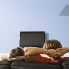 Cómo la televisión puede afectar las calificaciones de un adolescente