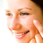 Close-up portrait of a smiling businesswoman