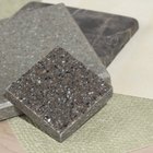 Cómo eliminar manchas de la superficie de mármol de una mesa 