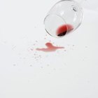 Cómo remover manchas fijas de vino tinto del algodón