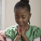 Cuentas para rezar y cómo rezar el rosario con los niños