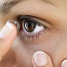 What is the Difference Between 1-Day Acuvue & 1-Day Acuvue Moist?