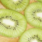 Cómo lavar un kiwi para que sea seguro comer la cáscara