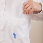 Como remover tinta de caneta de gel de roupas lavadas