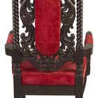 Cómo decorar una silla como un trono