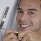 Cómo conectar un interruptor de un enchufe de luz para pared