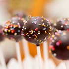 These Cake Pops with a Galaxy Design are so addictive!