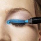 Ideas de maquillaje para combinar con atuendos azules