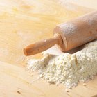 Wheat flour and rolling pin