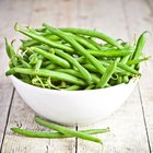 Easy Garlic Green Beans in a white bowl